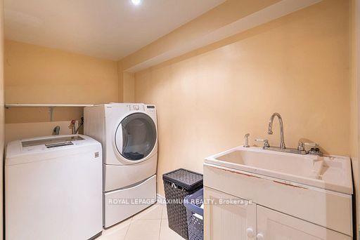 38 Abbey Road • Brampton, ON photo 28