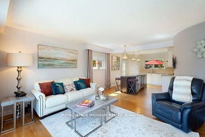 38 Abbey Road • Brampton, ON photo 3