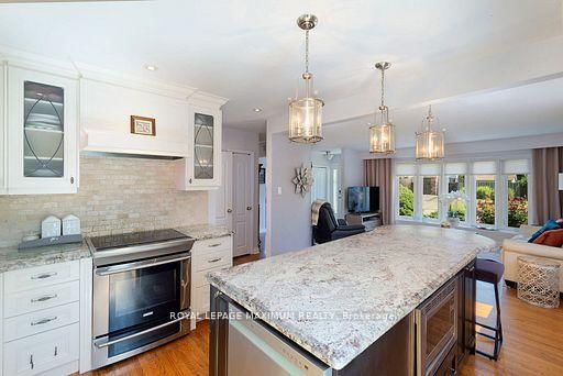 38 Abbey Road • Brampton, ON photo 5