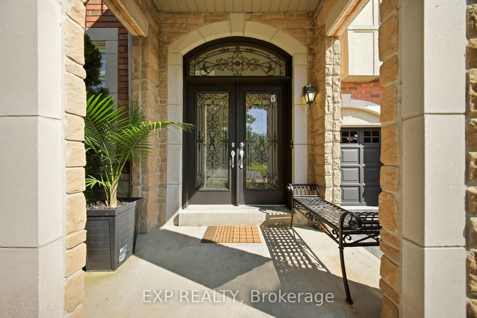 62 Ocean Ridge Drive • Brampton, ON photo 4