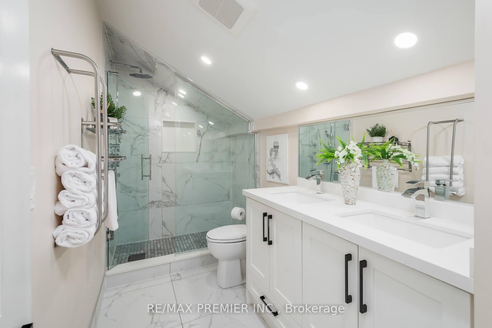 21 Elizabeth Street N • Brampton, ON photo 30