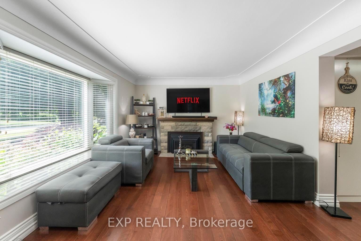 1063 Joan Drive • Burlington, ON photo 5