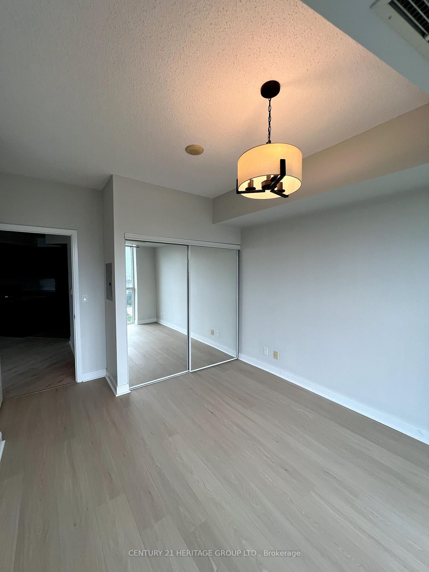 90 Absolute Avenue • #1410 • Mississauga, ON photo 21