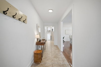 10 Hopedale Court • Mississauga, ON photo 6