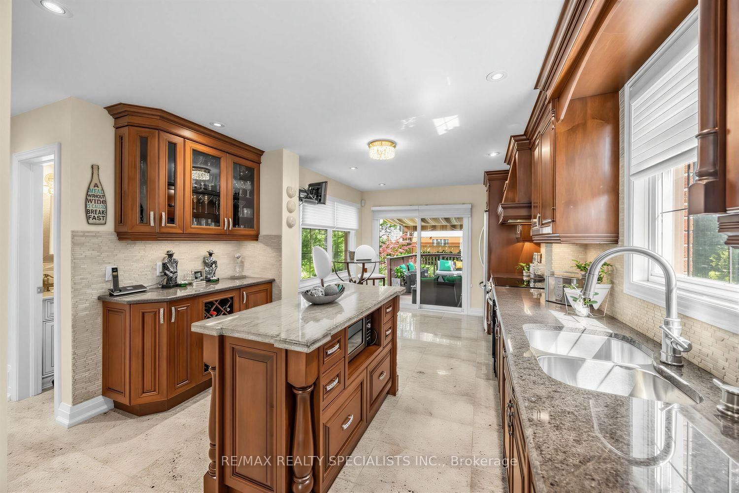 1211 Royal York Road • Toronto, ON photo 11