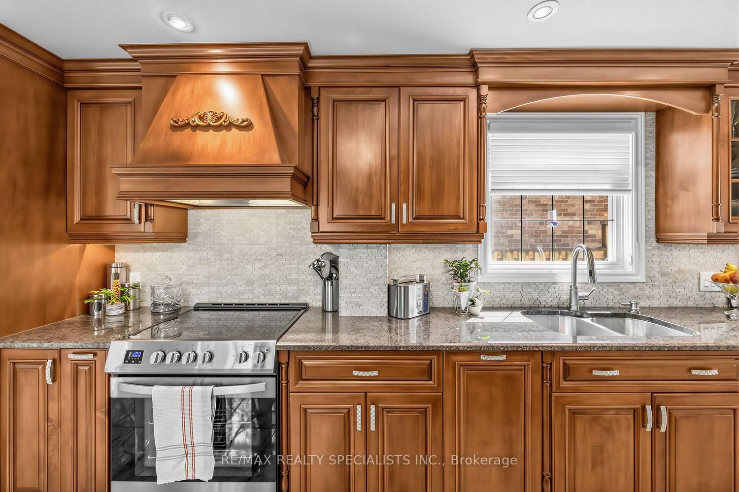 1211 Royal York Road • Toronto, ON photo 14