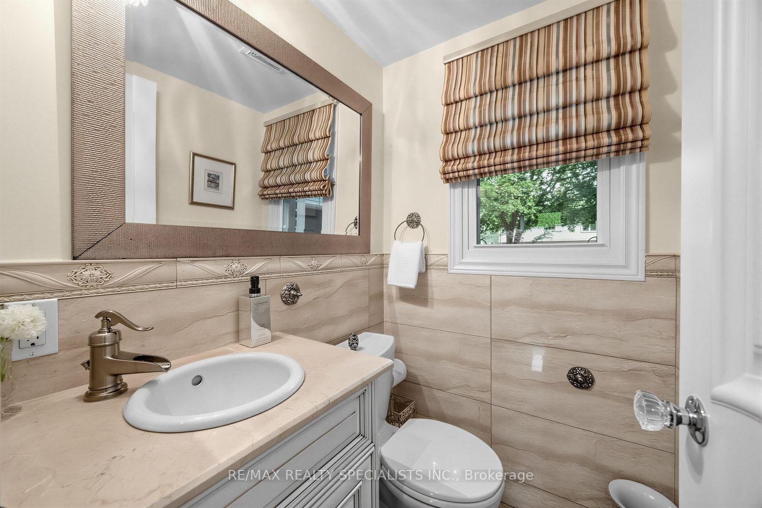 1211 Royal York Road • Toronto, ON photo 16