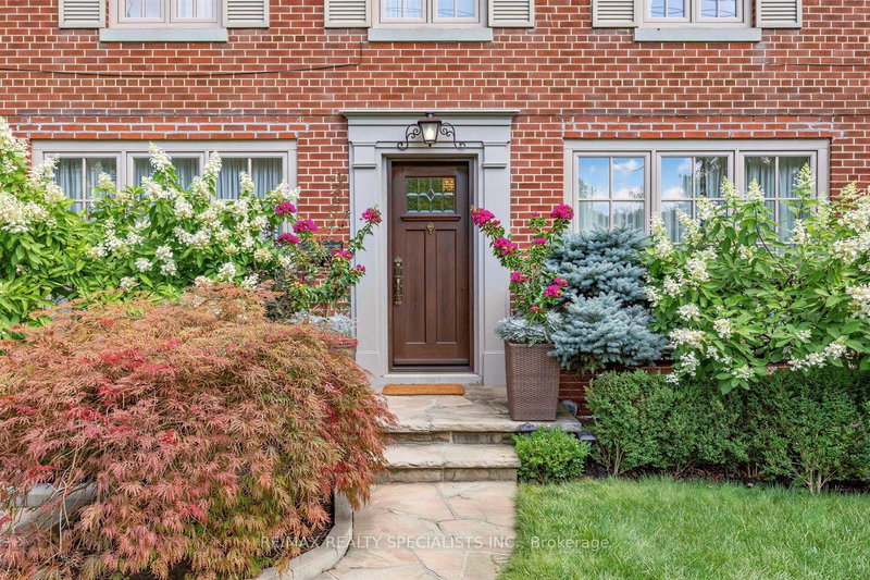 1211 Royal York Road