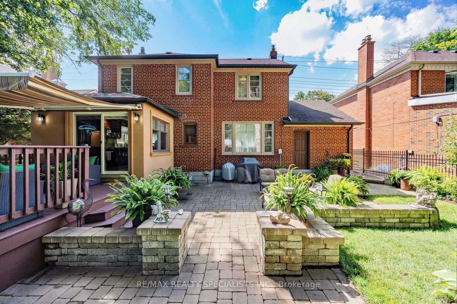 1211 Royal York Road • Toronto, ON photo 32