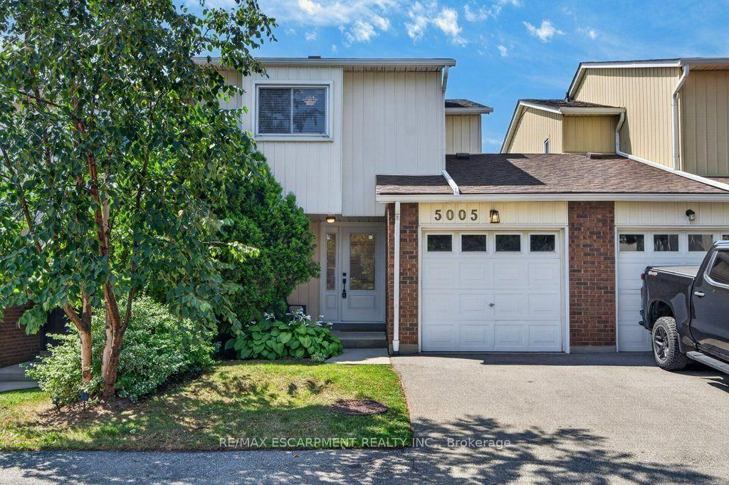 5005 Pinedale Avenue • #57 • Burlington, ON photo 2