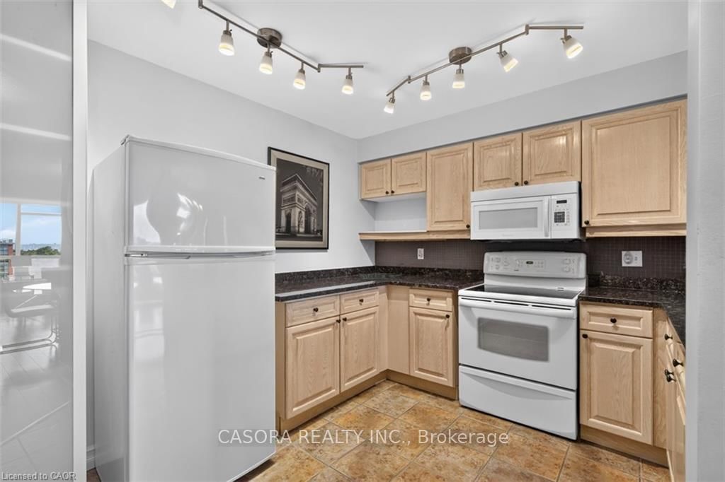 1276 Maple Crossing Boulevard • #903 • Burlington, ON photo 13