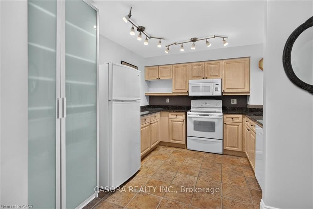 1276 Maple Crossing Boulevard • #903 • Burlington, ON photo 14