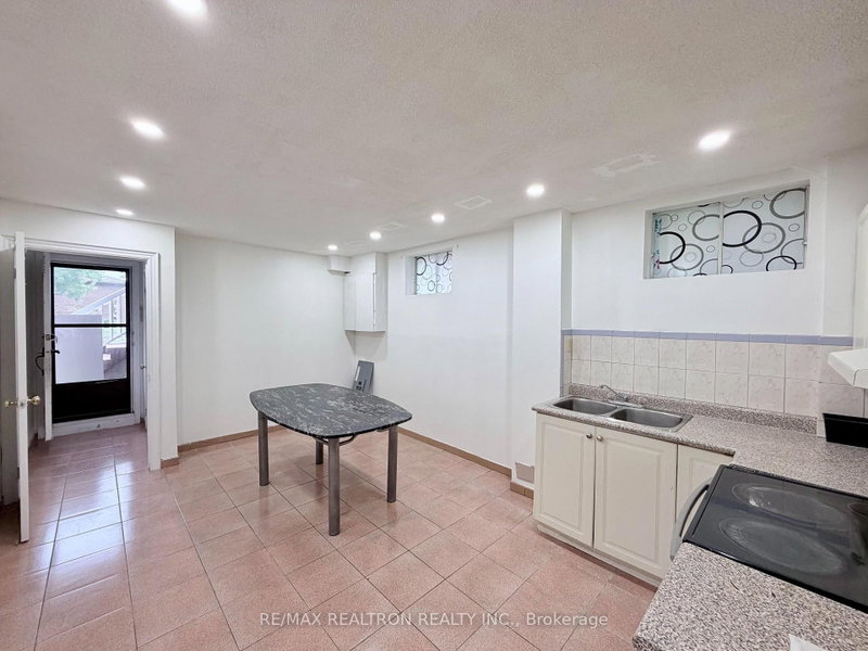 Basement - 3948 Midhurst Lane