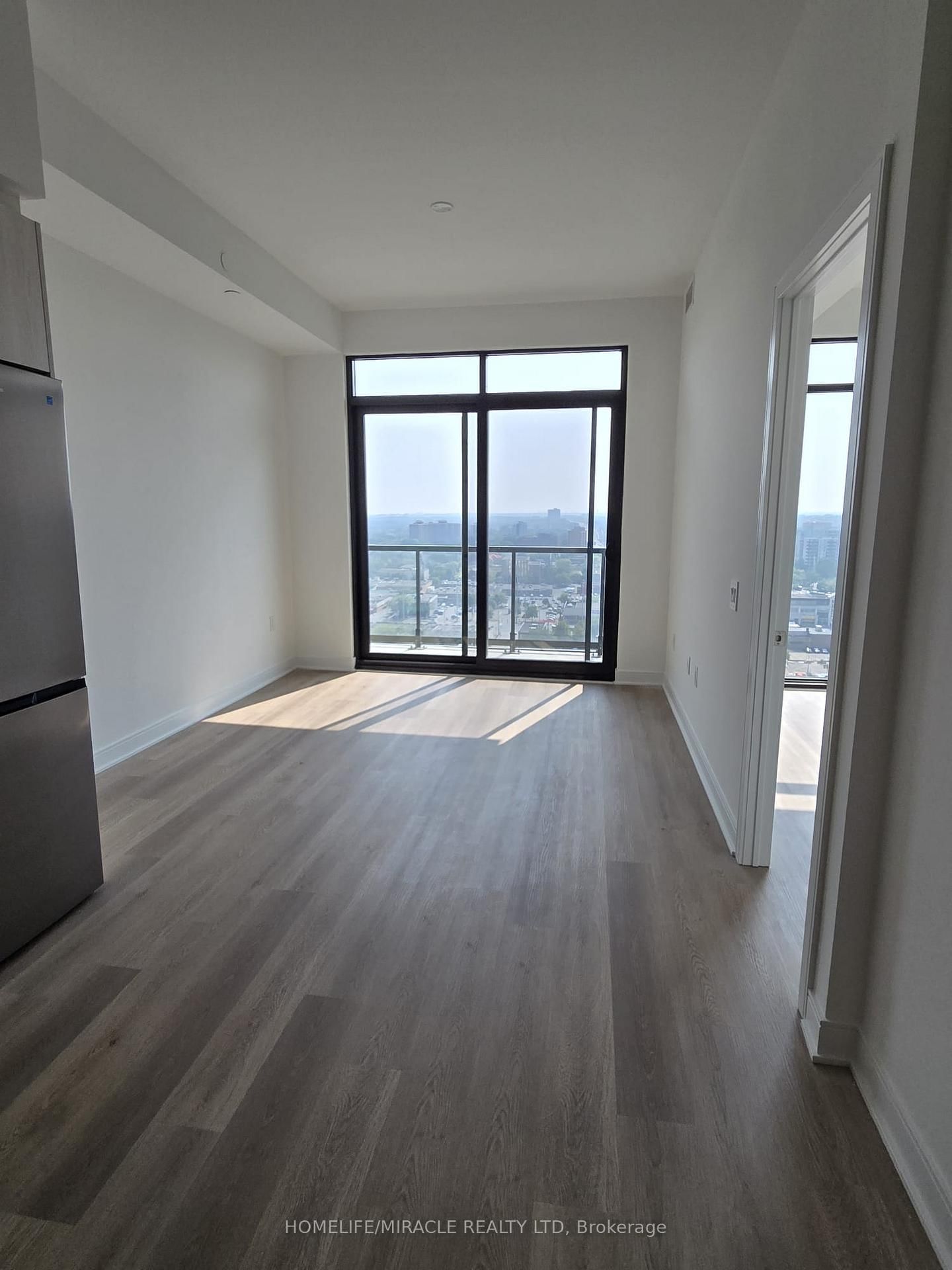 1715-86 Dundas St, Mississauga, view 4