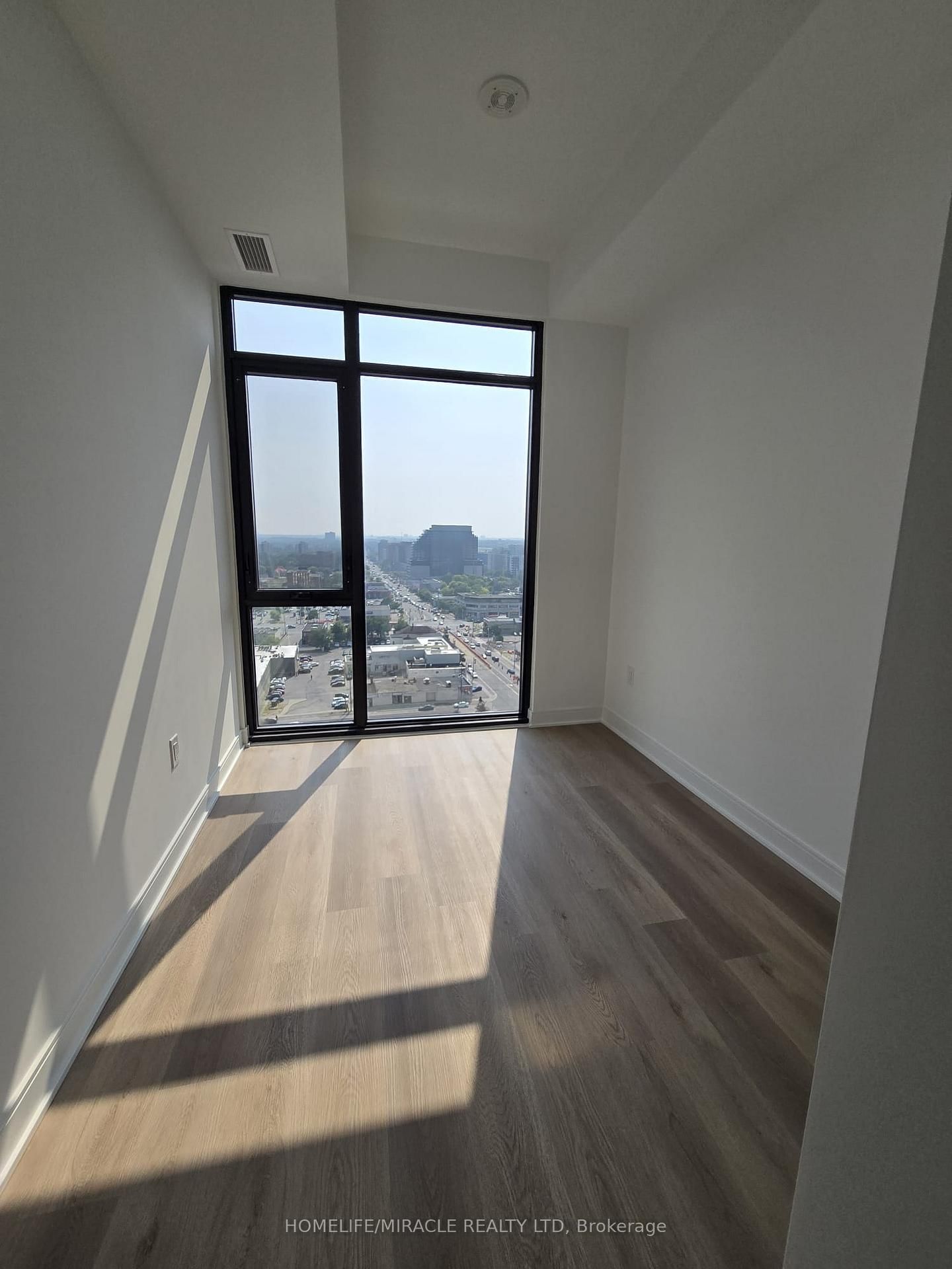 1715-86 Dundas St, Mississauga, view 8