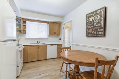 2145 Sandringham Drive • Burlington, ON photo 8