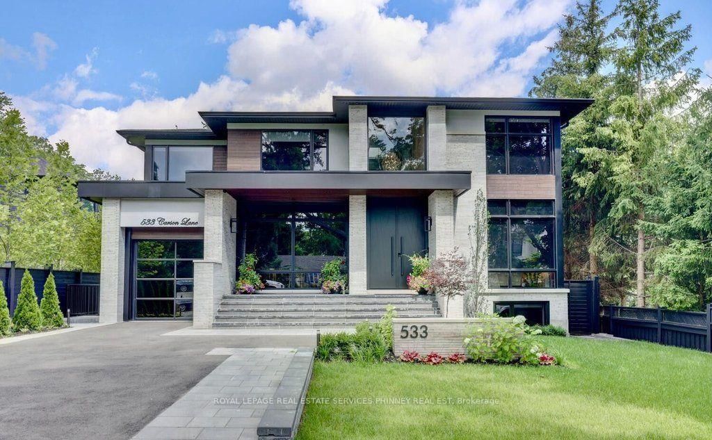 533 Carson Lane • Oakville, ON photo 2