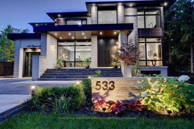 533 Carson Lane • Oakville, ON photo 3