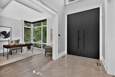 533 Carson Lane • Oakville, ON photo 4