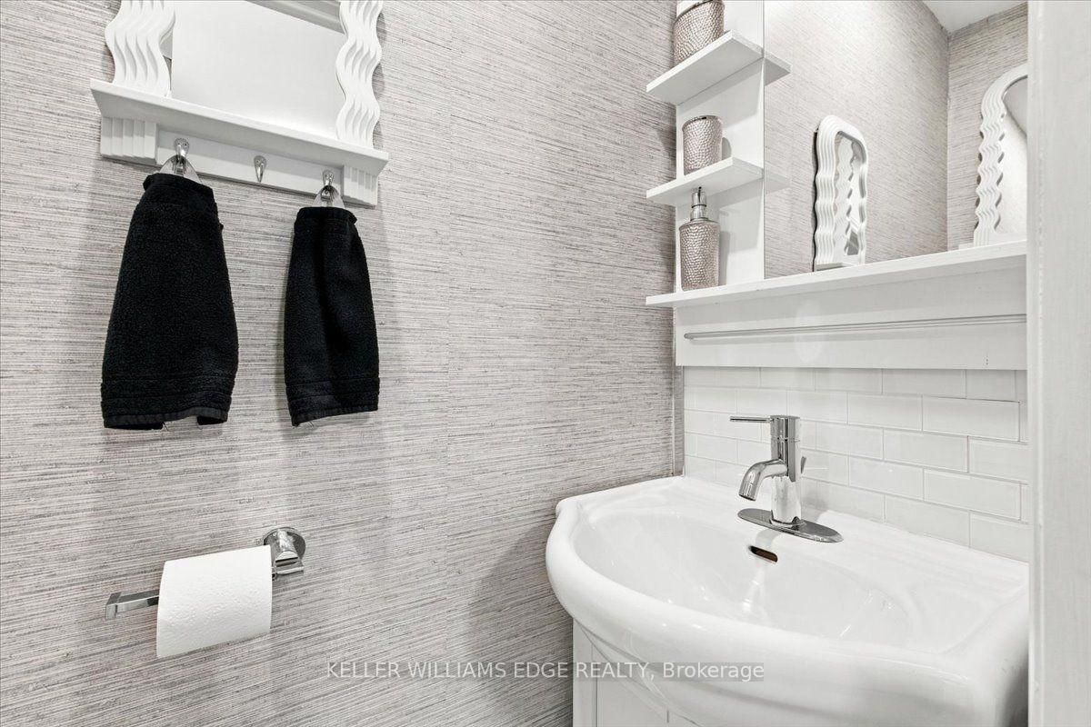 2407 Barclay Road • Burlington, ON photo 17