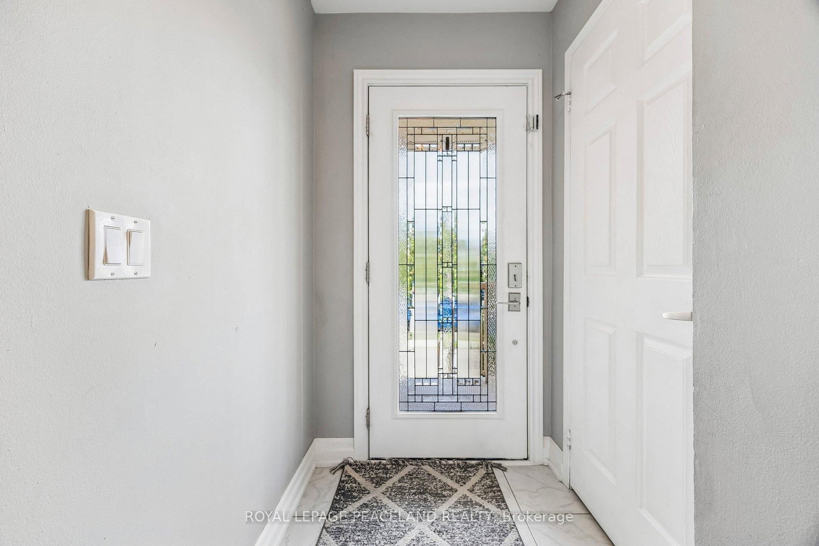 53 Senator Way • Caledon, ON photo 7