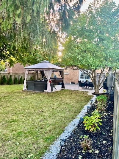 82 Ready Court • Brampton, ON photo 4