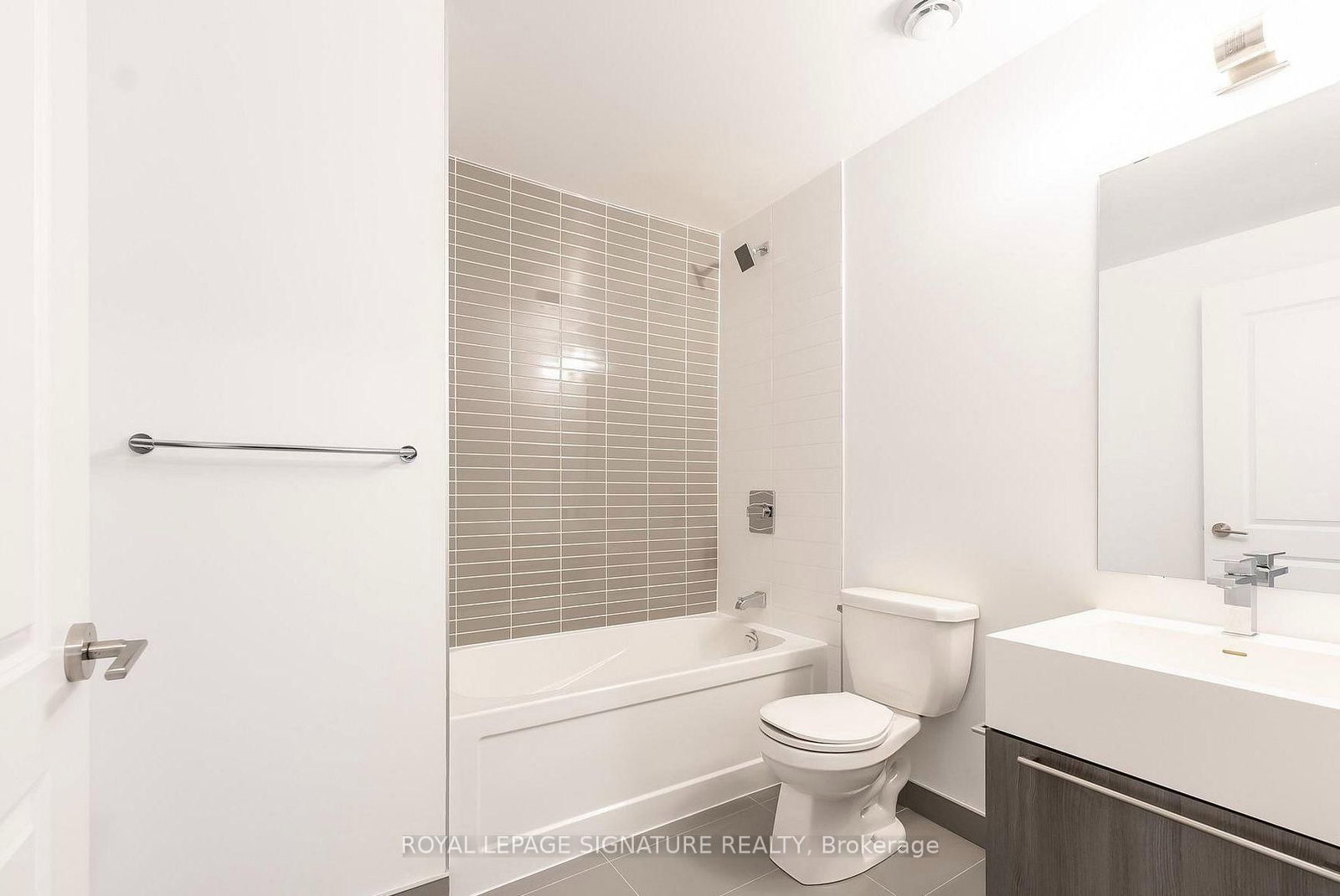25 Neighbourhood Lane • #208 • Toronto, ON photo 7