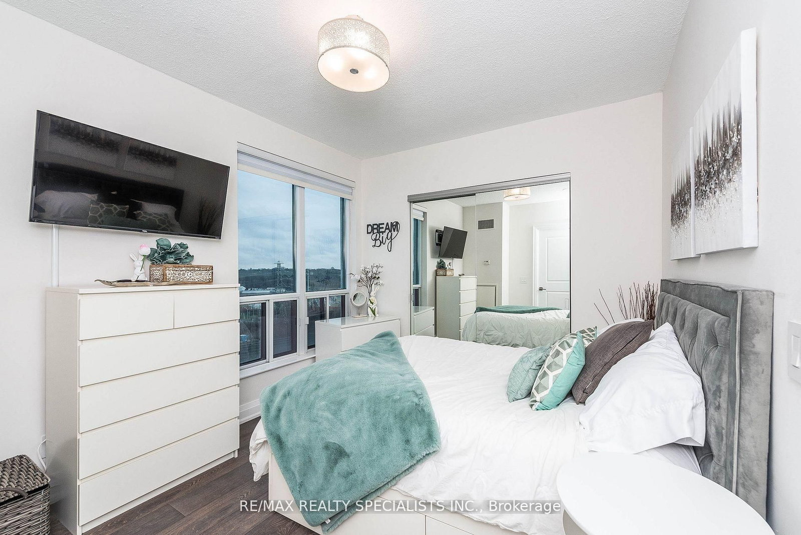 2083 Lake Shore Boulevard W • #1114 • Toronto, ON photo 9