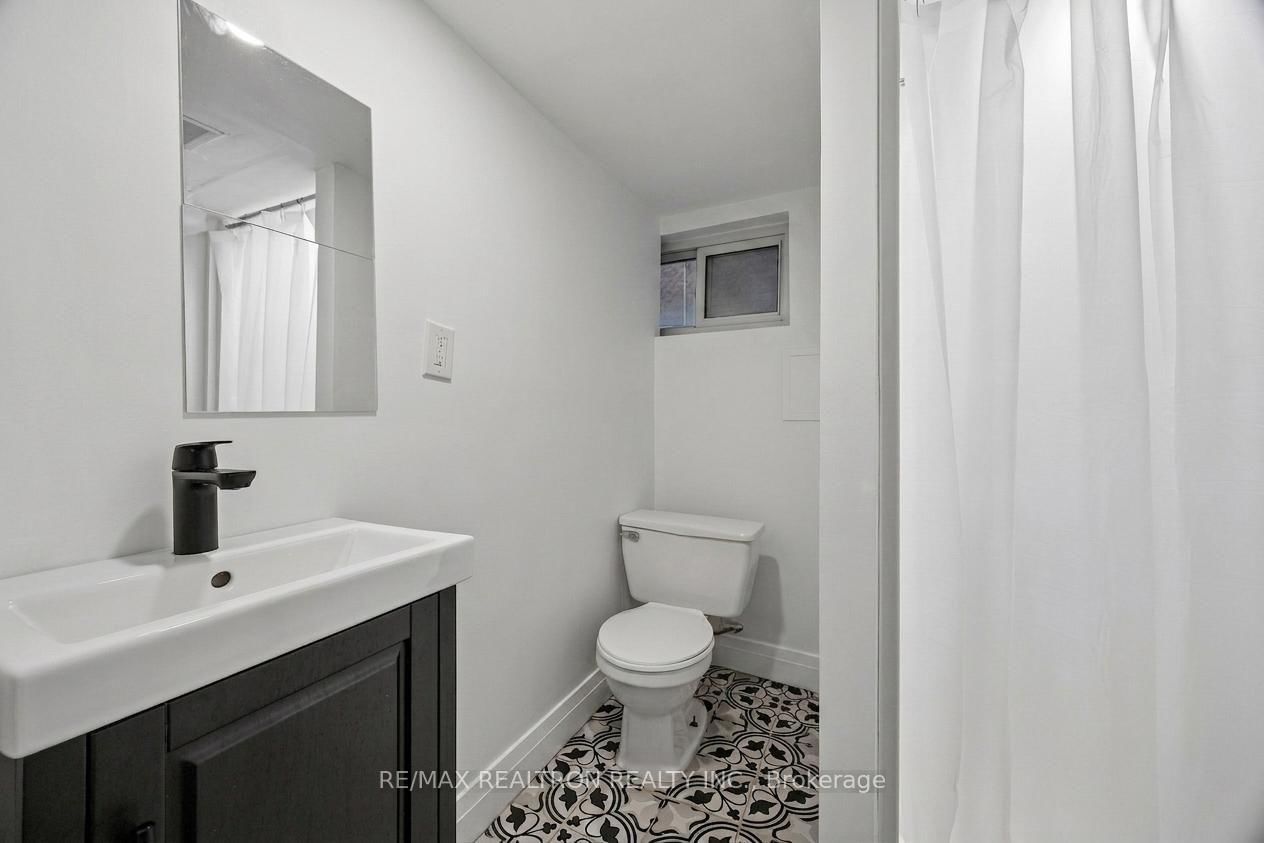 7 Sykes Avenue • Toronto, ON photo 21