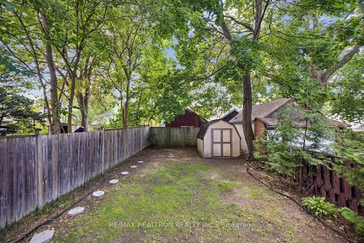 7 Sykes Avenue • Toronto, ON photo 23