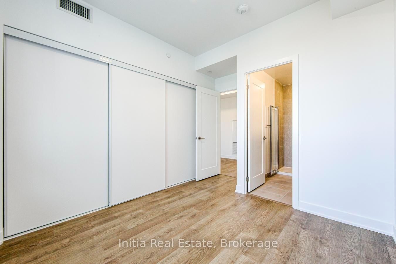808-5105 Hurontario St, Mississauga, view 10