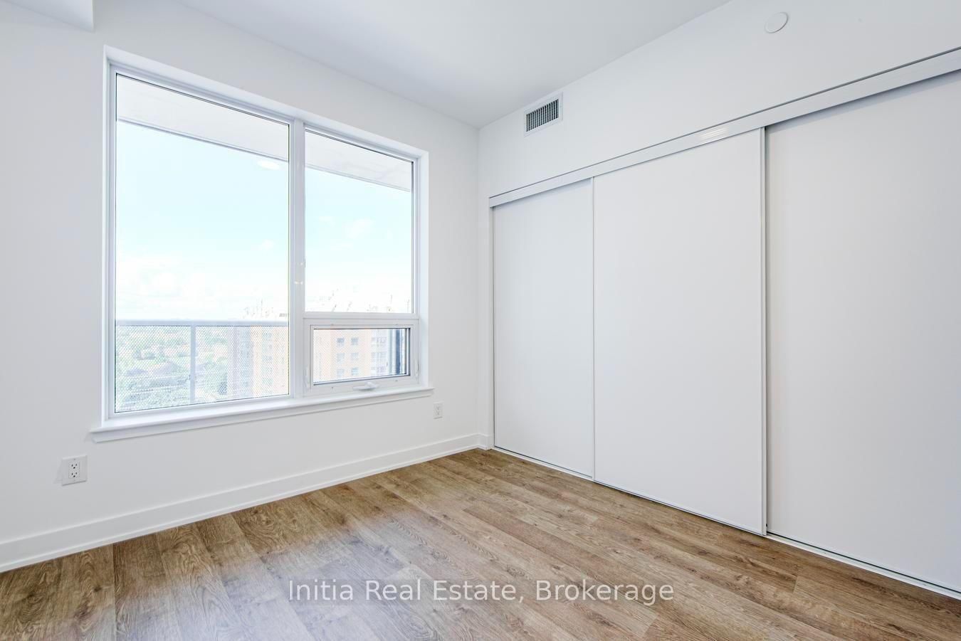 808-5105 Hurontario St, Mississauga, view 11