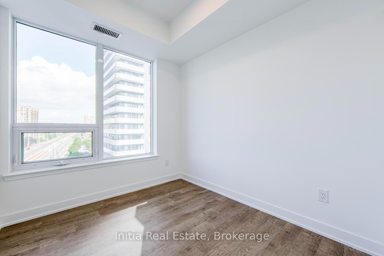808-5105 Hurontario St, Mississauga, view 13