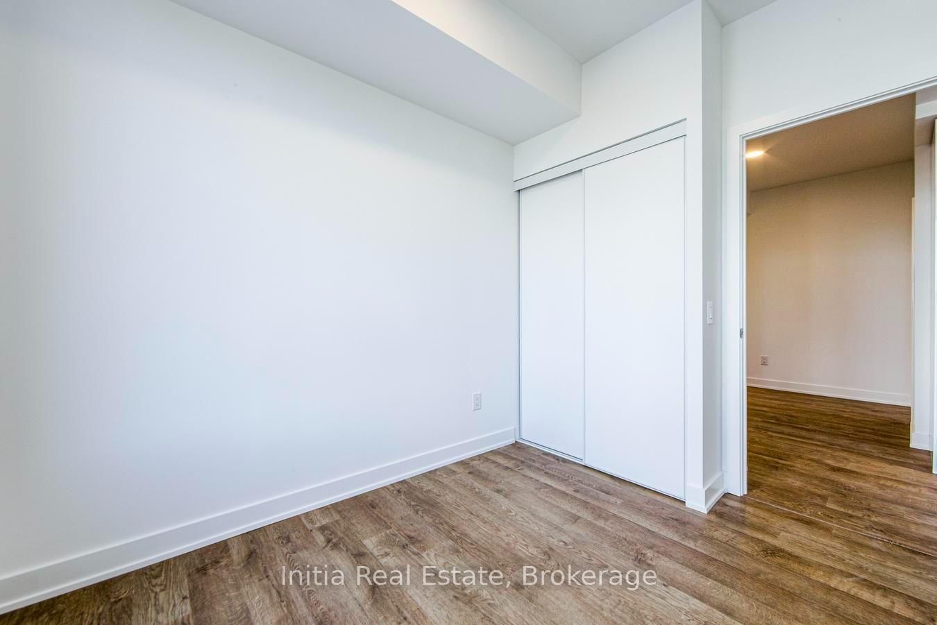 808-5105 Hurontario St, Mississauga, view 14