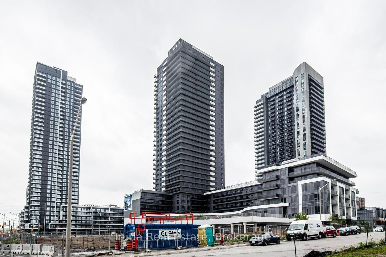 808-5105 Hurontario St, Mississauga, view 2