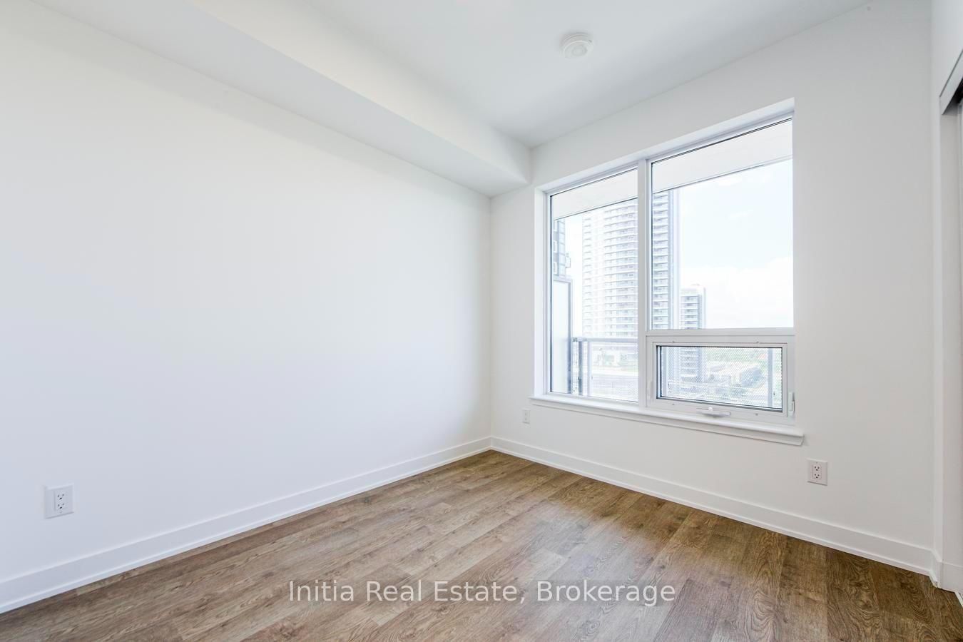 808-5105 Hurontario St, Mississauga, view 9