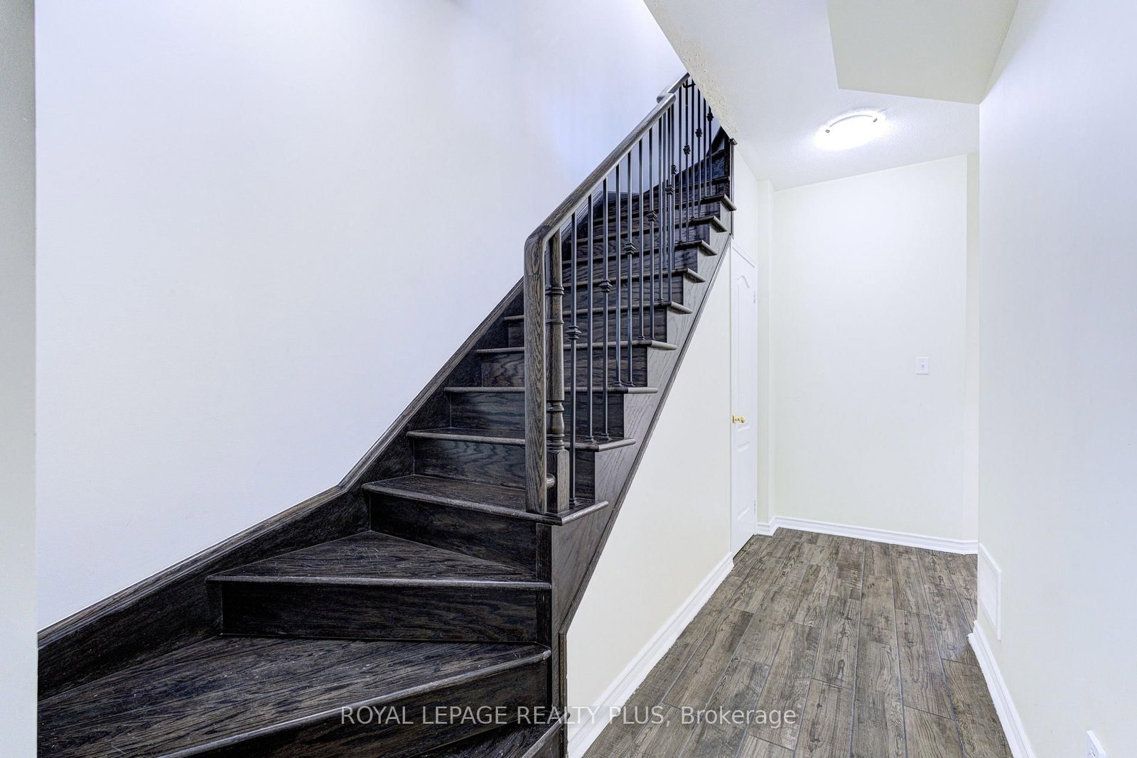 5750 Tosca Drive • #1 • Mississauga, ON photo 4