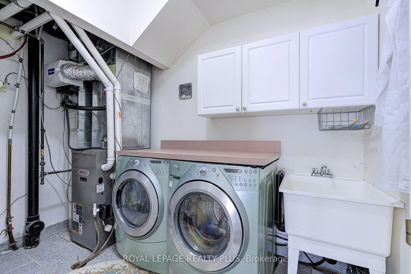 5750 Tosca Drive • #1 • Mississauga, ON photo 5