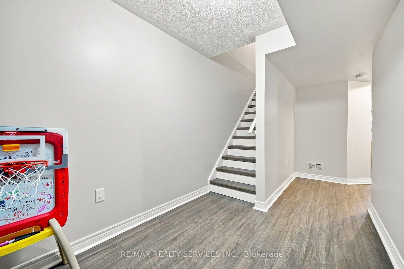 20 Cedarcrest Street • Caledon, ON photo 33