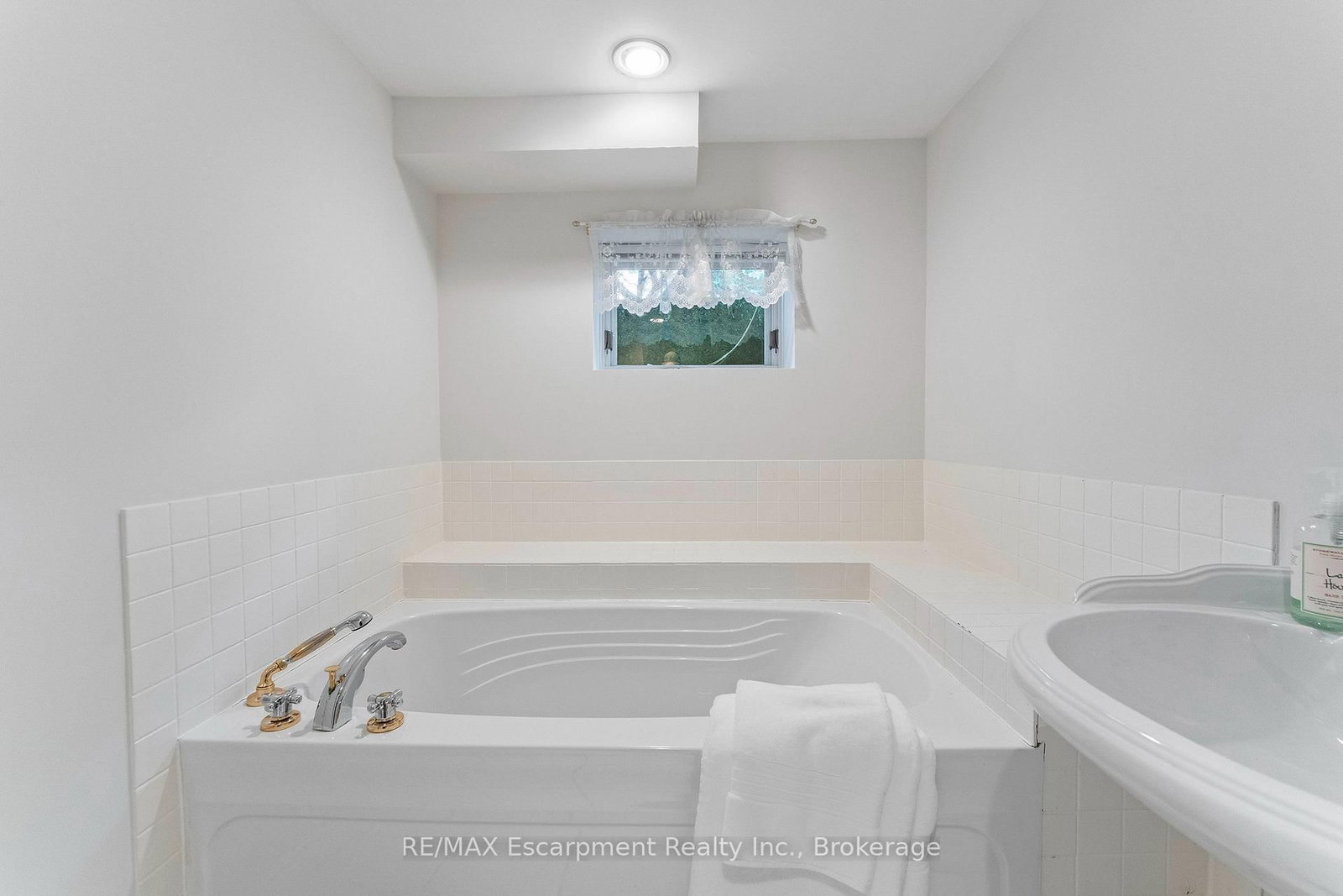 380 Watson Avenue • Oakville, ON photo 40