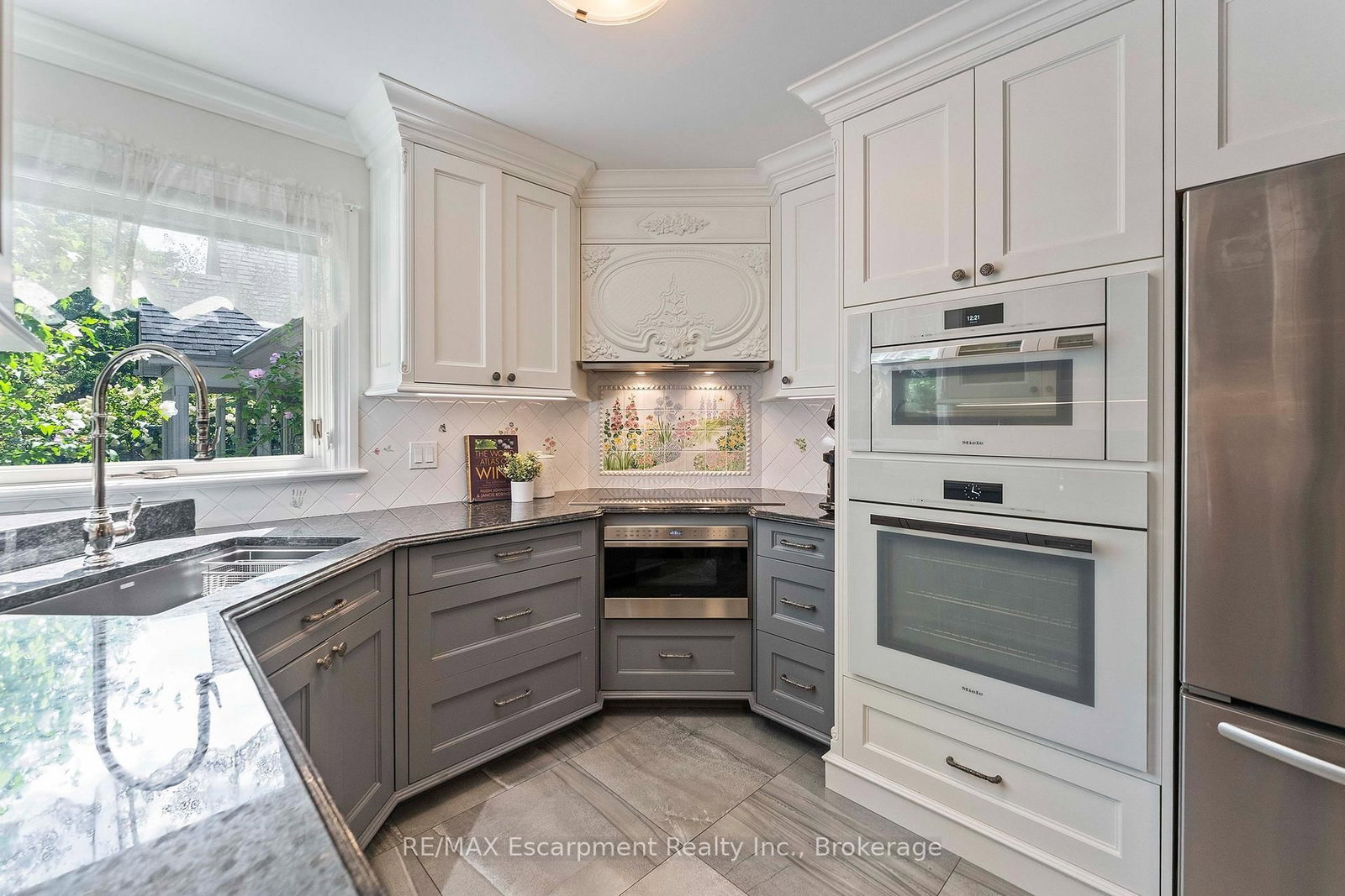 380 Watson Avenue • Oakville, ON photo 9