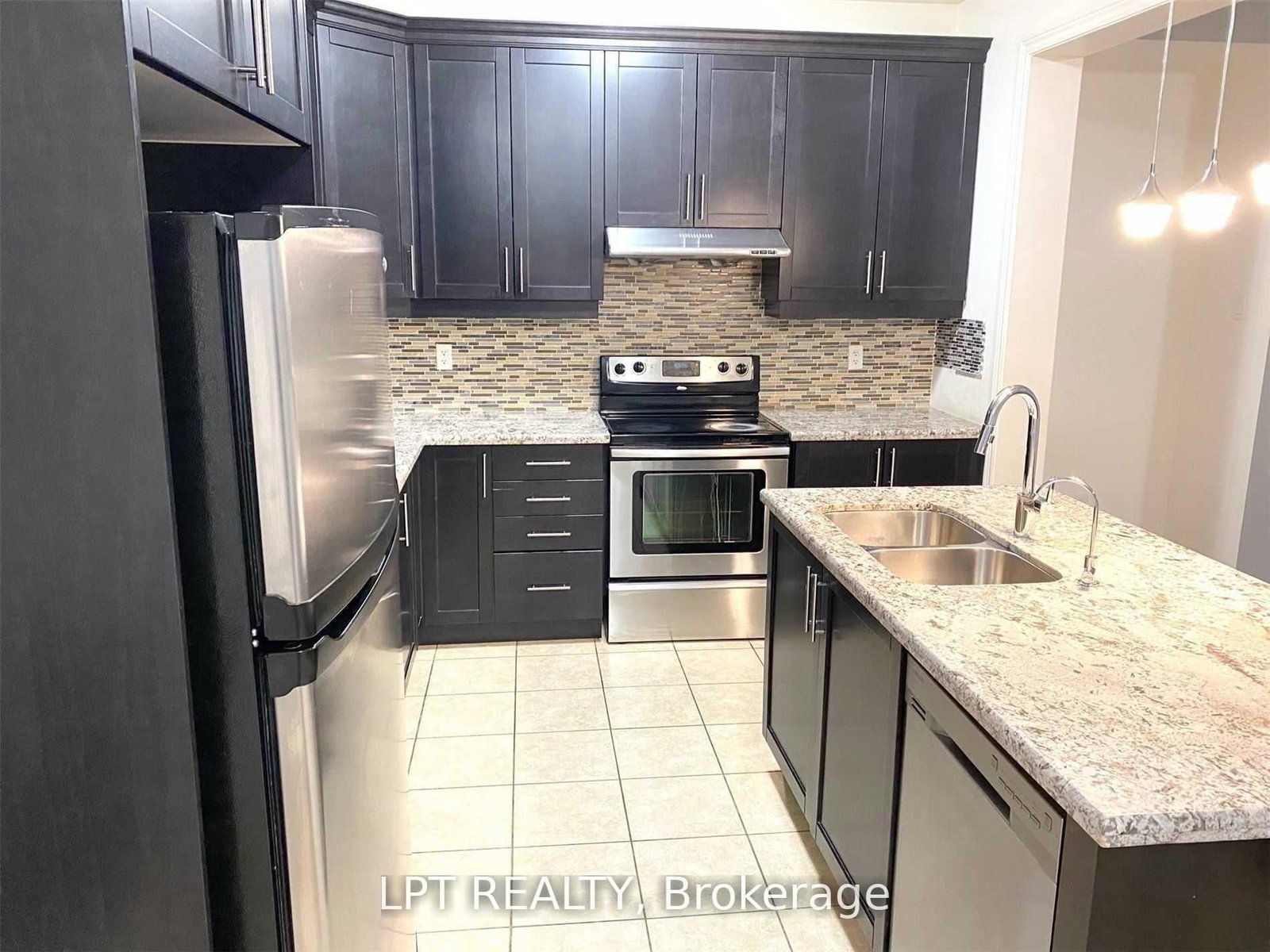 35 Humberstone Brampton,ON L7A 4C2 — Photo 4