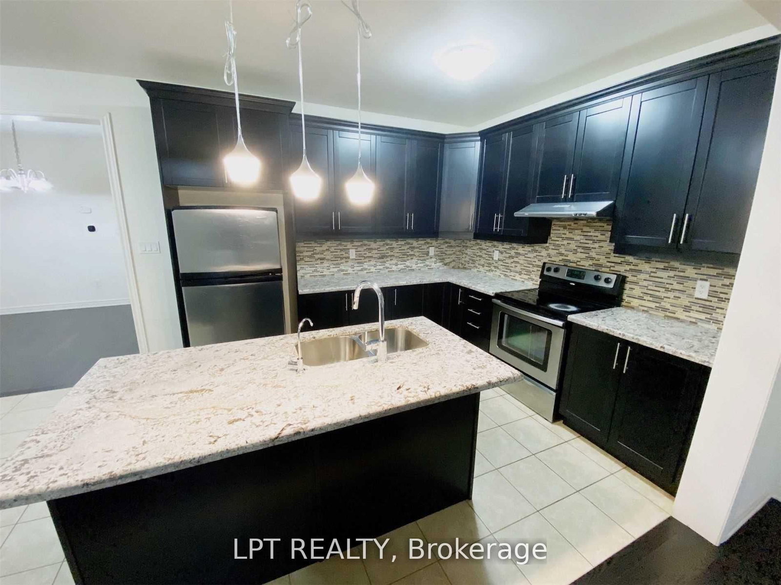 35 Humberstone Brampton,ON L7A 4C2 — Photo 5