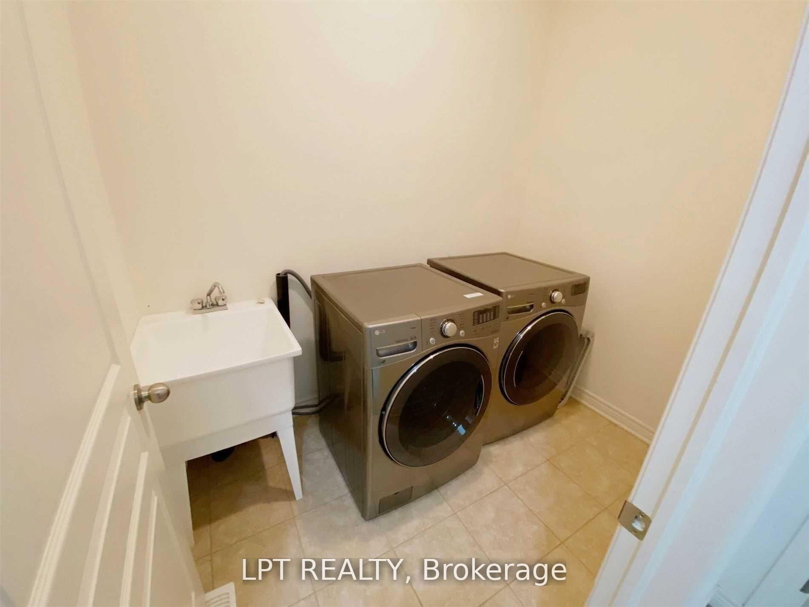 35 Humberstone Brampton,ON L7A 4C2 — Photo 9