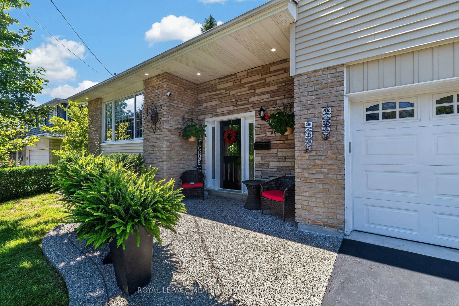 30 Metcalfe Court • Halton Hills, ON photo 4