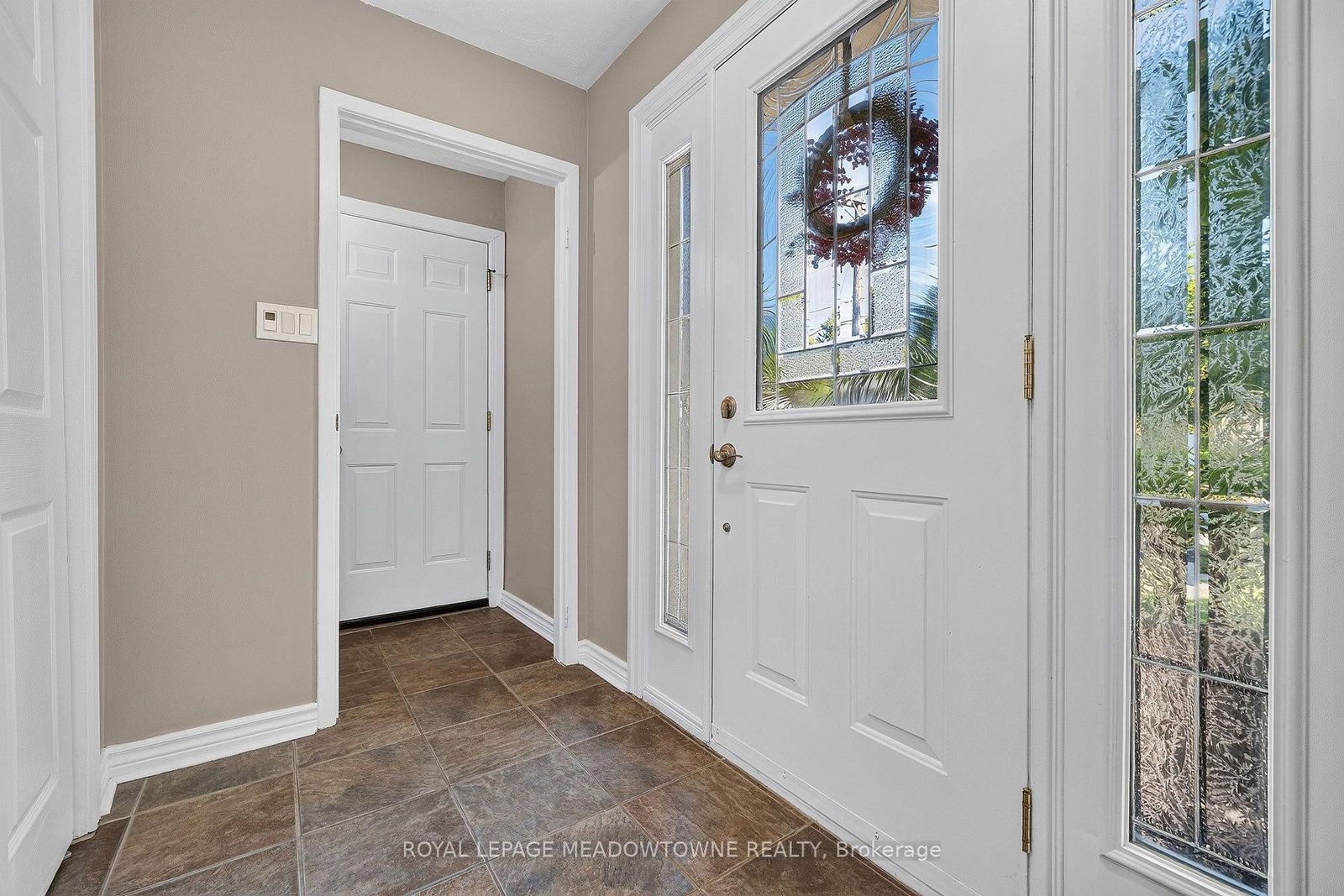 30 Metcalfe Court • Halton Hills, ON photo 5