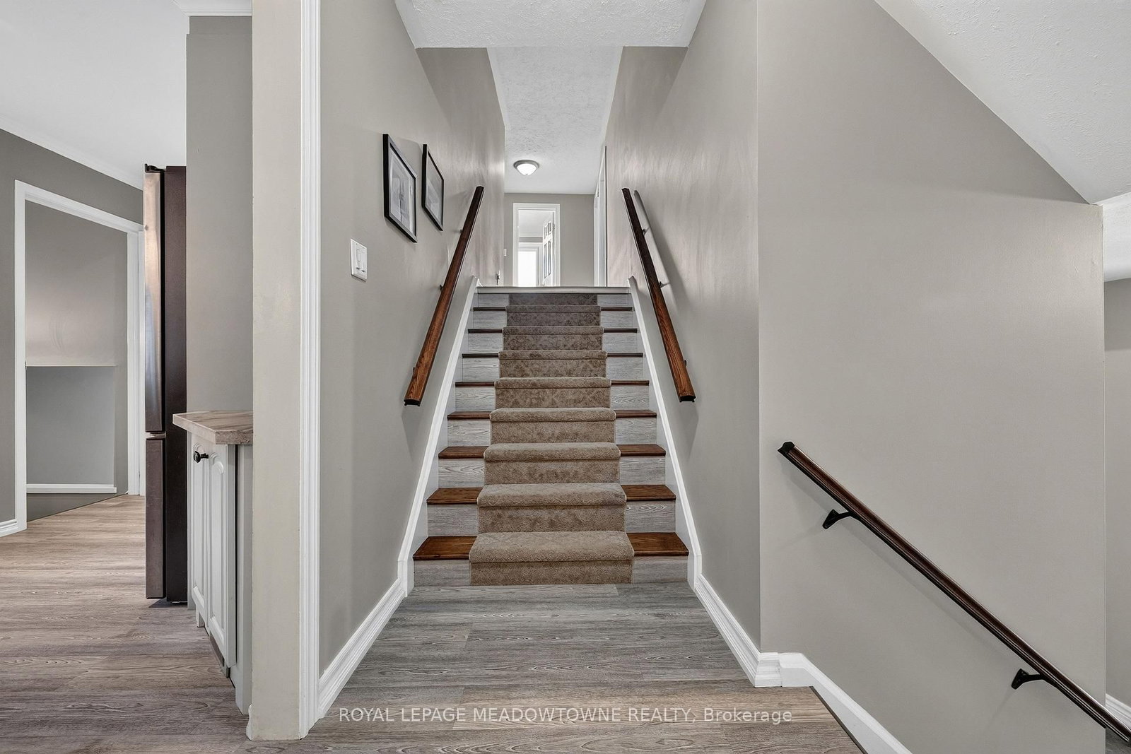30 Metcalfe Court • Halton Hills, ON photo 8