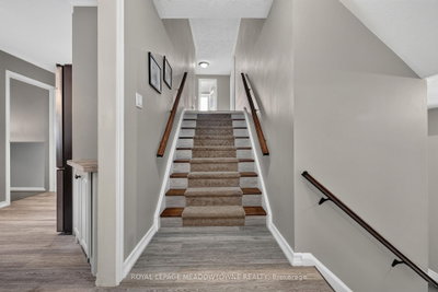 30 Metcalfe Court • Halton Hills, ON photo 8