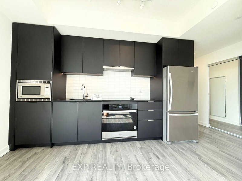 1602 - 3079 Trafalgar Road