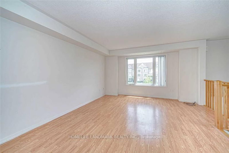 17 - 3185 Boxford Crescent